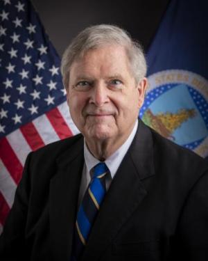 Secretary Tom Vilsack headshot